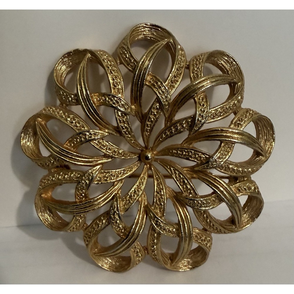 Vintage Ribbon Bow Brooch Pin Gold Tone  Pre-loved